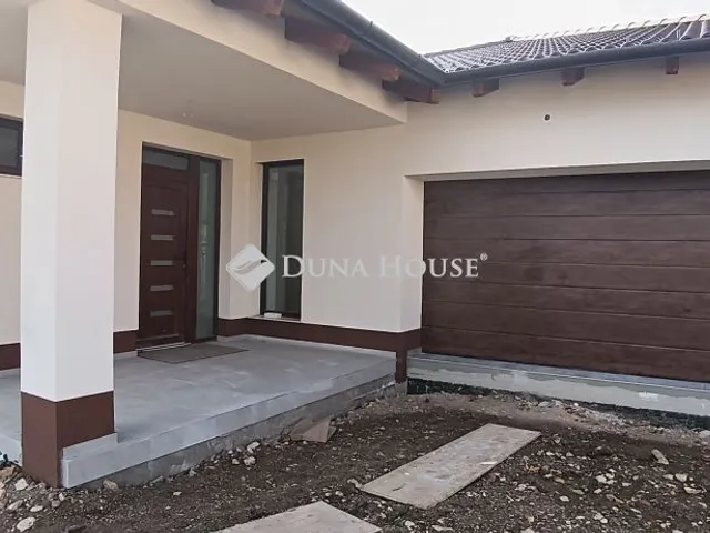 Eladó ház Érd 209 nm