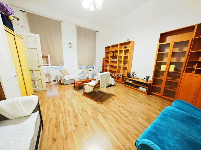 Eladó lakás Budapest VIII. kerület, Somogyi Béla utca 42 nm