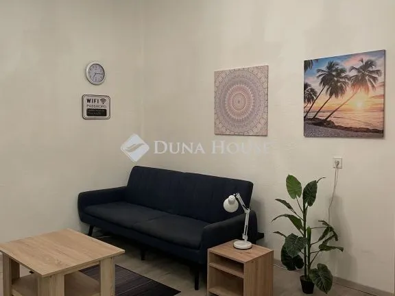 Eladó lakás Budapest III. kerület, Nagyszombat utca 33 nm