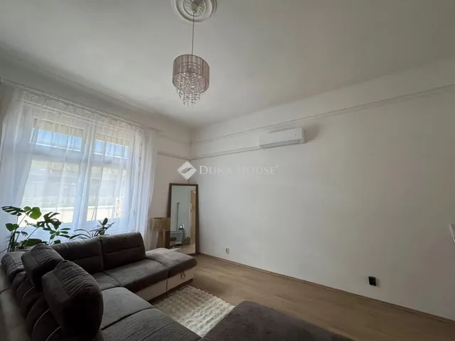 Eladó lakás Budapest VIII. kerület 72 nm