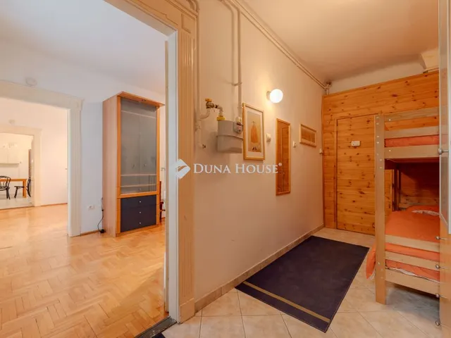 Eladó lakás Budapest V. kerület, Veres Pálné utca 63 nm