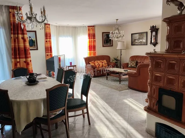 Eladó ház Tök 287 nm