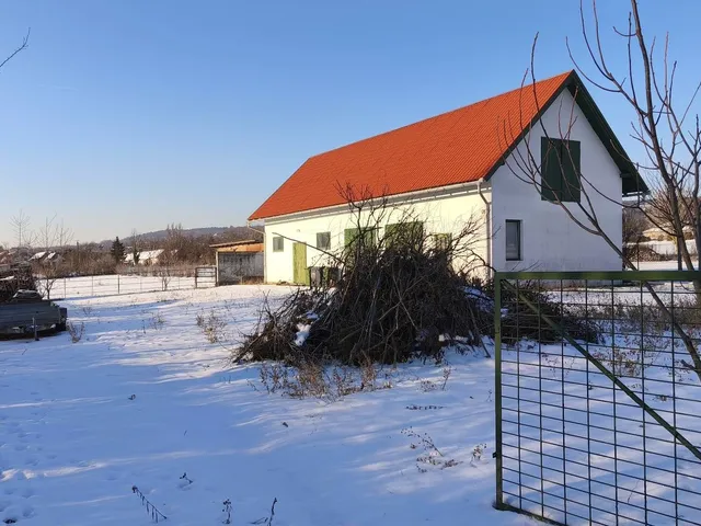 Eladó mezőgazdasági ingatlan Tök 237 nm