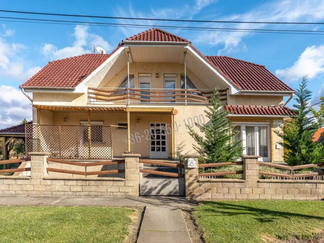 Eladó ház Halásztelek 180 nm