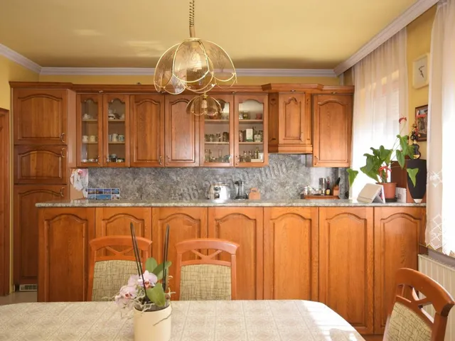 Eladó ház Halásztelek 180 nm