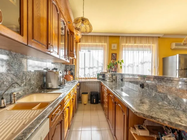 Eladó ház Halásztelek 180 nm