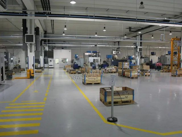 Kiadó kereskedelmi és ipari ingatlan Győr 2550 nm