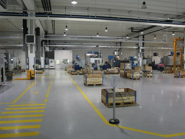 Kiadó kereskedelmi és ipari ingatlan Győr 2550 nm