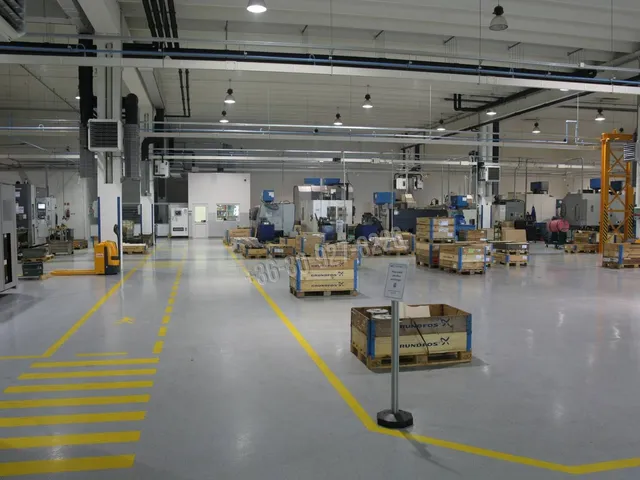 Kiadó kereskedelmi és ipari ingatlan Győr 2550 nm