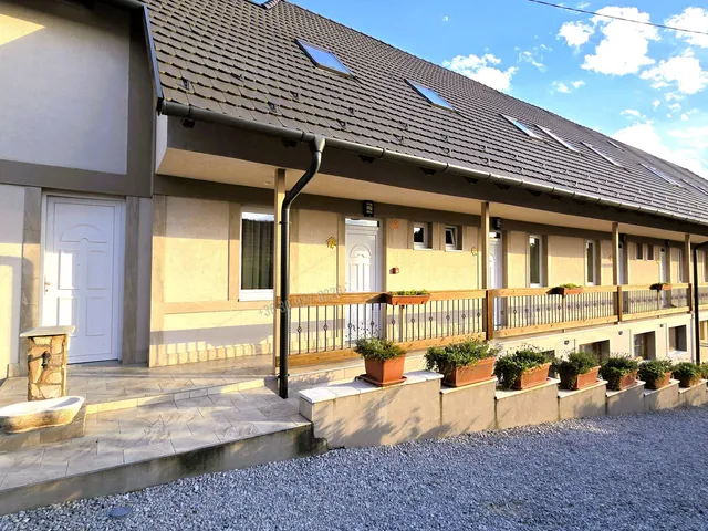 Eladó nyaraló Balatongyörök 850 nm