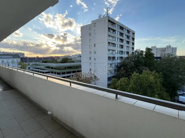 Eladó lakás Győr, Belváros, Szent István út 51 nm