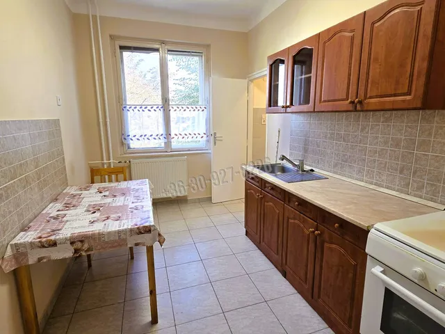 Kiadó lakás Győr, Nádorváros 44 nm