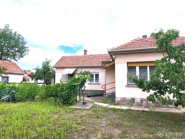 Eladó ház Jászárokszállás, Hunyadi János 84 nm