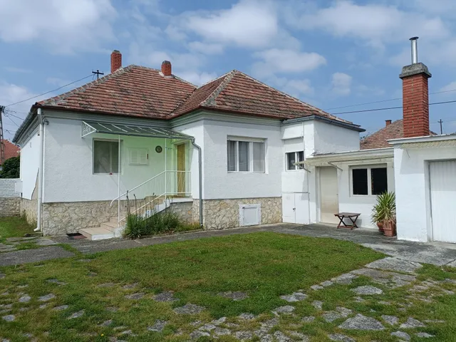 Eladó ház Pápa 90 nm