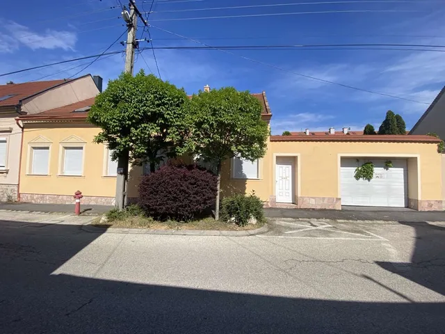 Eladó ház Pápa 270 nm