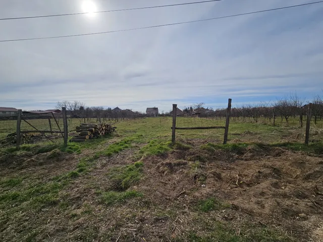 Eladó telek Nóráp 1800 nm