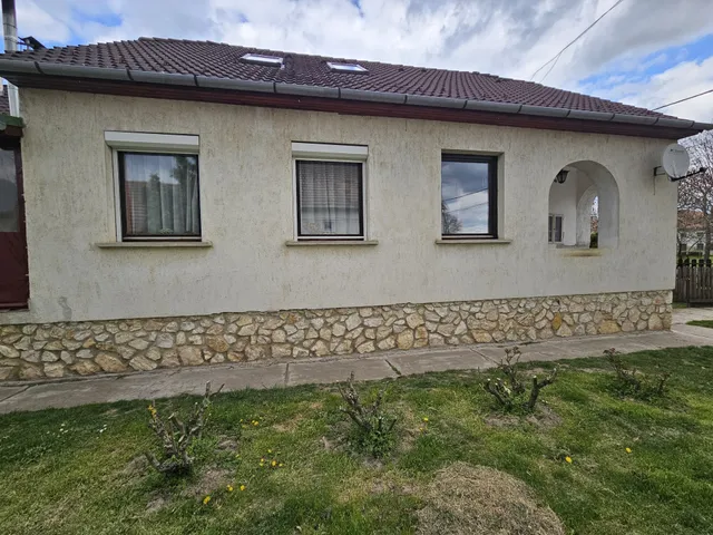 Eladó ház Dáka 140 nm