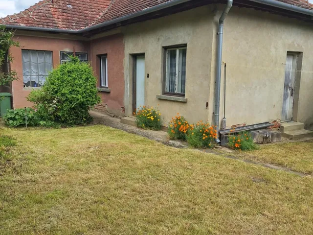 Eladó ház Kávás 86 nm