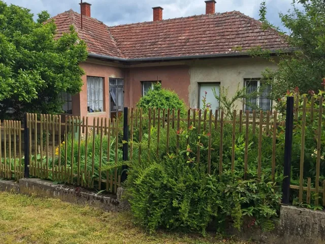 Eladó ház Kávás 86 nm