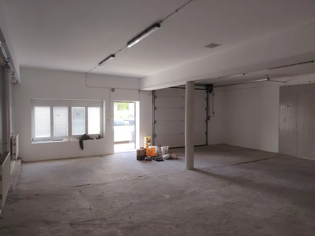 Kiadó kereskedelmi és ipari ingatlan Pápa 95 nm