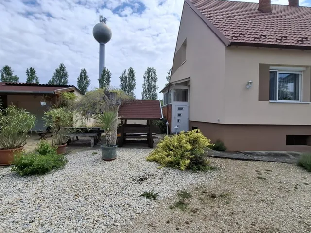 Eladó ház Külsővat 140 nm