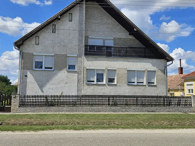 Eladó ház Nemesszalók 212 nm