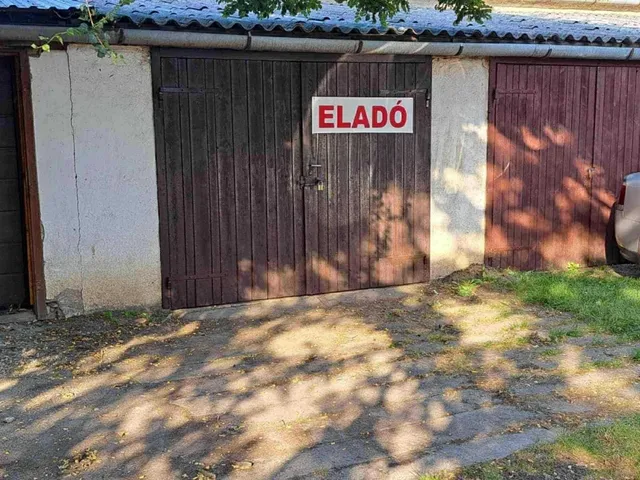 Eladó garázs Pápa 16 nm
