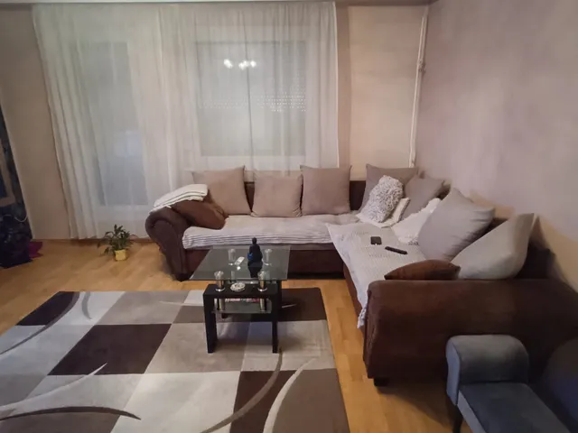 Eladó lakás Pápa 69 nm