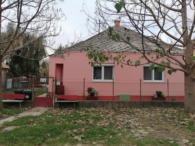 Eladó ház Takácsi 90 nm