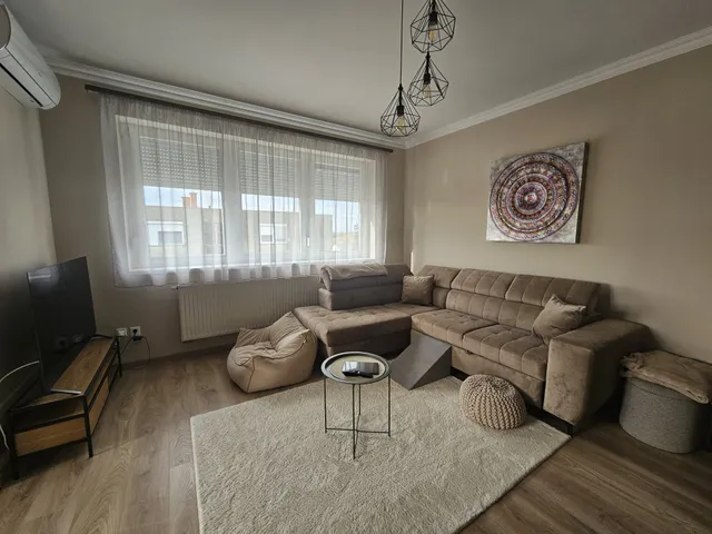 Eladó lakás Pápa 92 nm