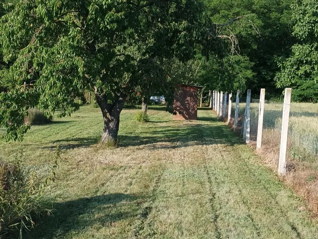 Eladó telek Pápa 765 nm