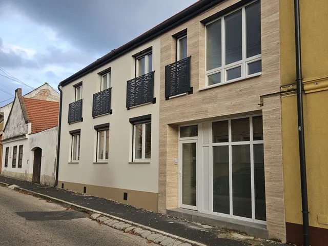 Eladó lakás Pápa 108 nm