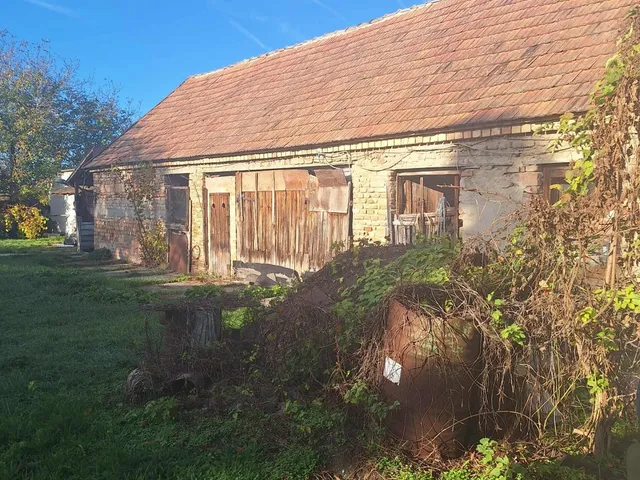 Eladó ház Nyárád 130 nm