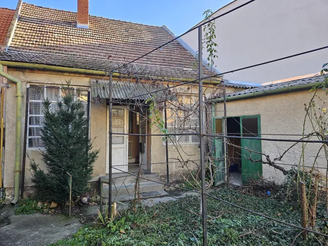 Eladó lakás Pápa 86 nm