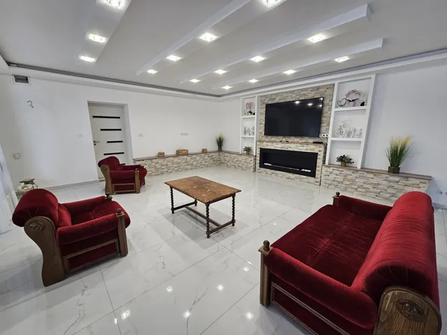 Eladó ház Nyárád 227 nm