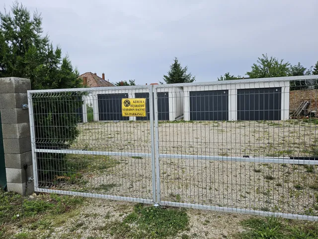 Eladó garázs Pápa 18 nm