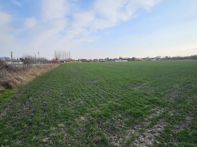 Eladó telek Pápa 18848 nm