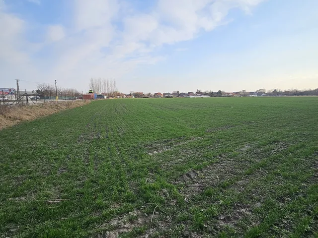 Eladó telek Pápa 18848 nm