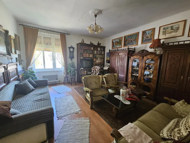 Eladó lakás Pápa 94 nm