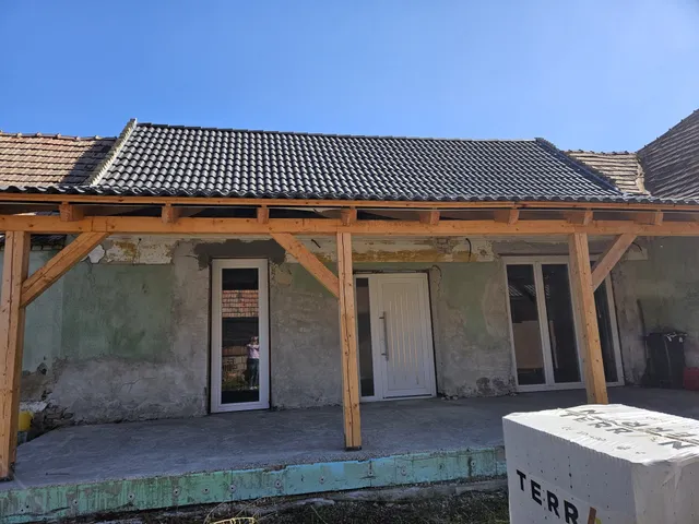 Eladó ház Nyárád 136 nm