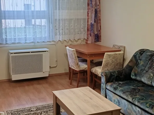 Kiadó lakás Pápa 49 nm