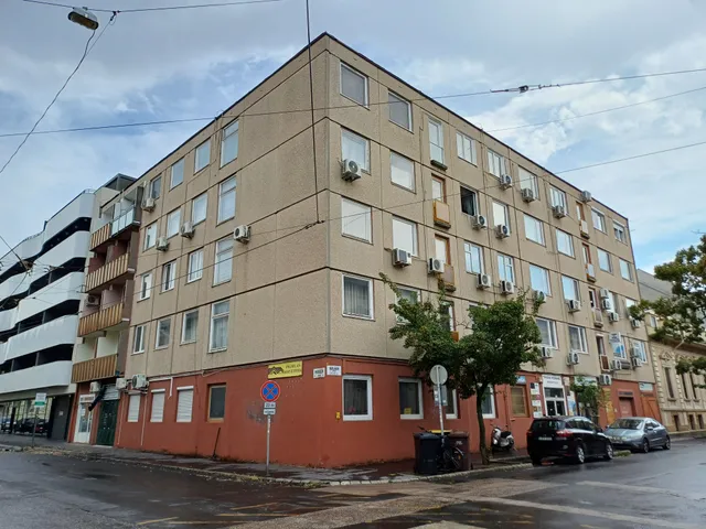 Eladó kereskedelmi és ipari ingatlan Szeged 65 nm