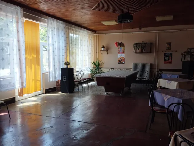 Eladó kereskedelmi és ipari ingatlan Királyhegyes, Dózsa György utca 250 nm