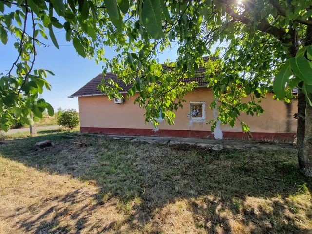 Eladó ház Kövegy 80 nm