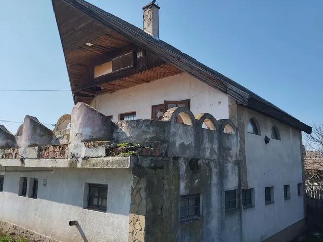 Eladó ház Apátfalva, Széchenyi utca 131 180 nm