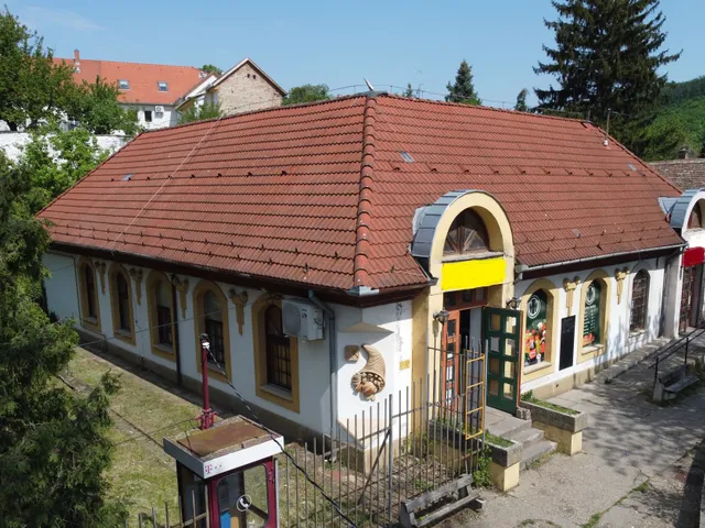 Eladó ház Pécs, Szabolcsfalu 240 nm