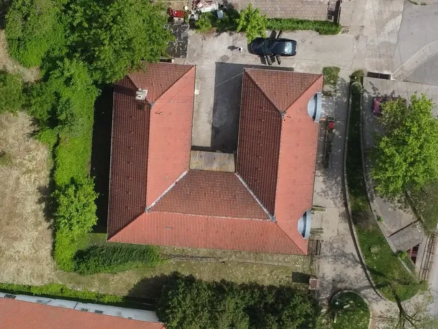 Eladó ház Pécs, Szabolcsfalu, Szabadságharc utca 240 nm