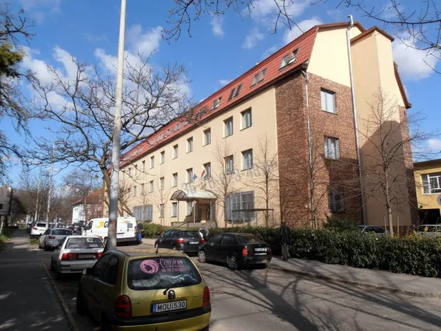 Kiadó kereskedelmi és ipari ingatlan Budapest VIII. kerület, Bláthy Ottó utca 100 nm