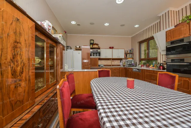 Eladó ház Budapest III. kerület, Ürömhegy 370 nm