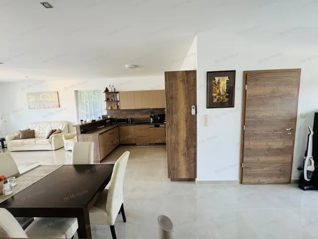 Eladó ház Pomáz, Orlovác, Orlovácz u 200 nm